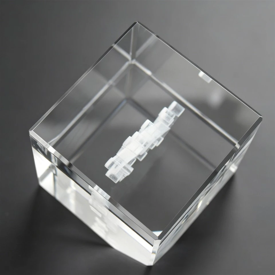 3D Internally Carved Corporate Crystal Ornaments suppliers