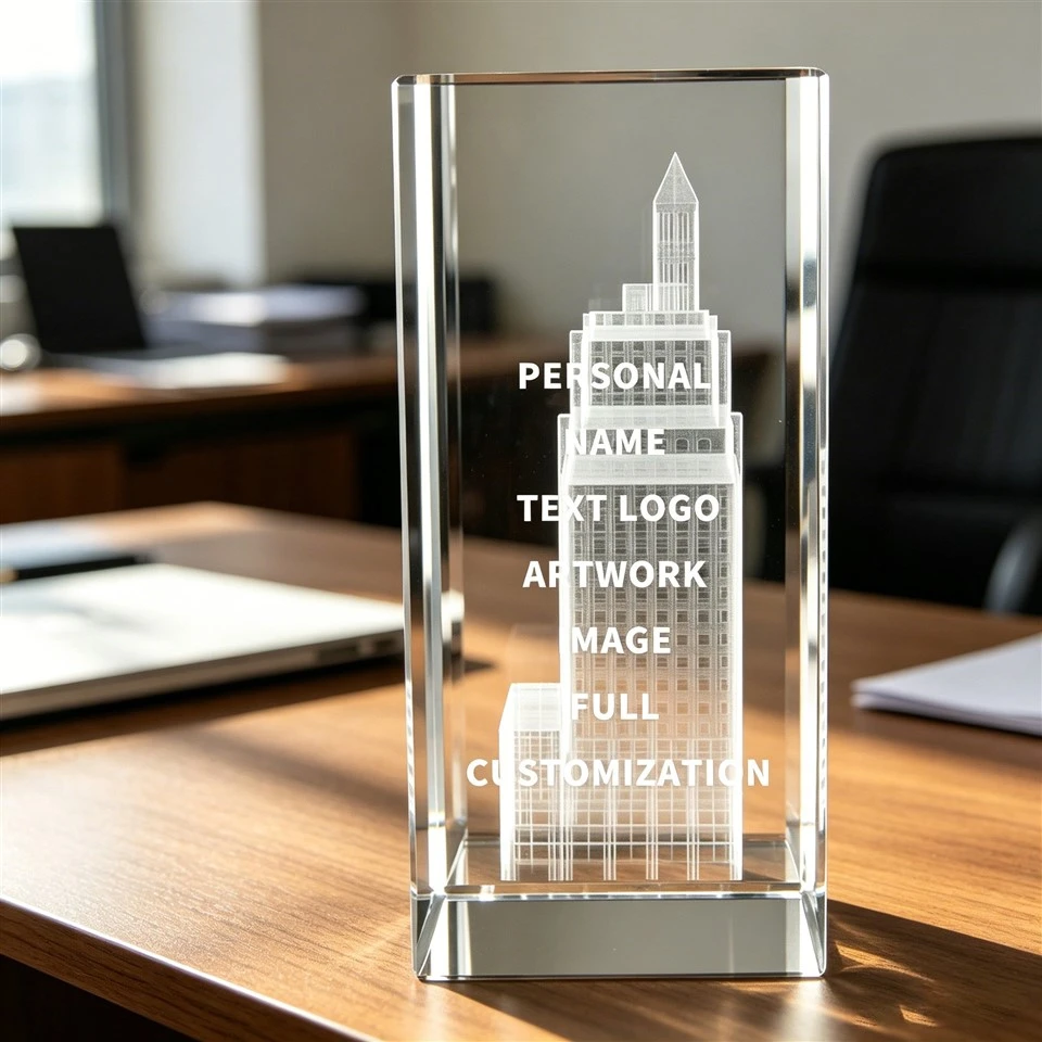 Taisnstūra kristāla trofeja ar interjera skulptūru